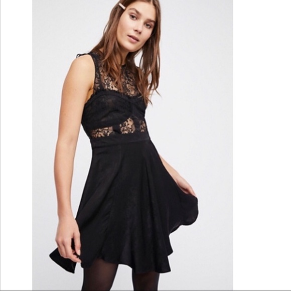 Free People Dresses & Skirts - Free People 🖤 lace slip dress